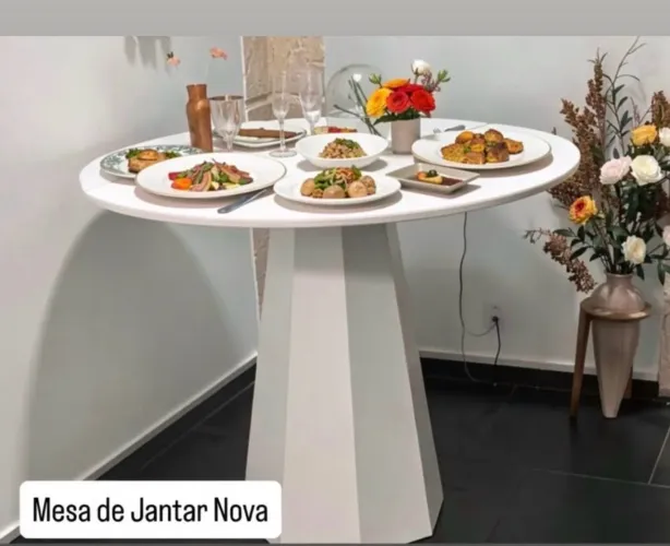 Mesa de Jantar com tampo de vidro 280.00
