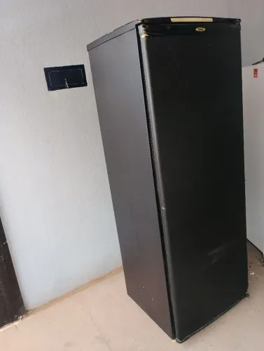 Geladeira gelando muito bem entrego