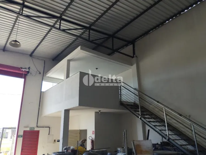 Galpão Comercial disponível para Locação no bairro Santa Rosa em Uberlândia-MG