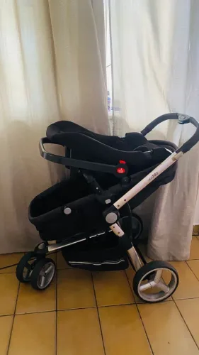 Carro de bebê KIDDO e bebê conforto Máxi Baby
