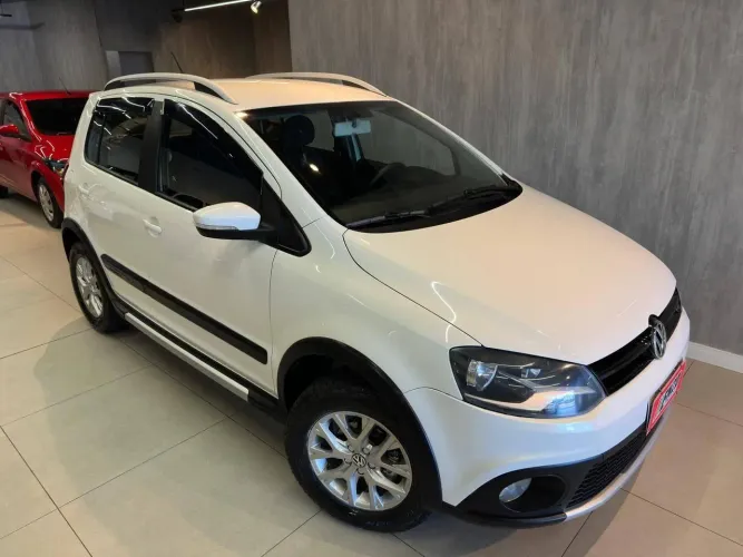 Volkswagen Crossfox 1.6 MI Total Flex 8V 5P 2013