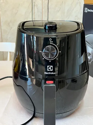 Air Fryer Electrolux por Rita Lobo 3,2L Preta Efficient 1400W (EAF10)