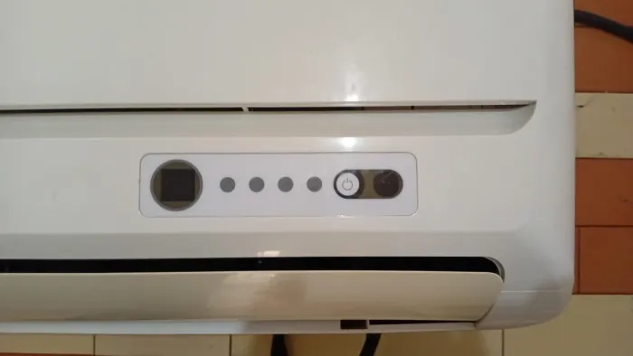 Ar. Condicionado Split 9.000 BTUs. 220 V