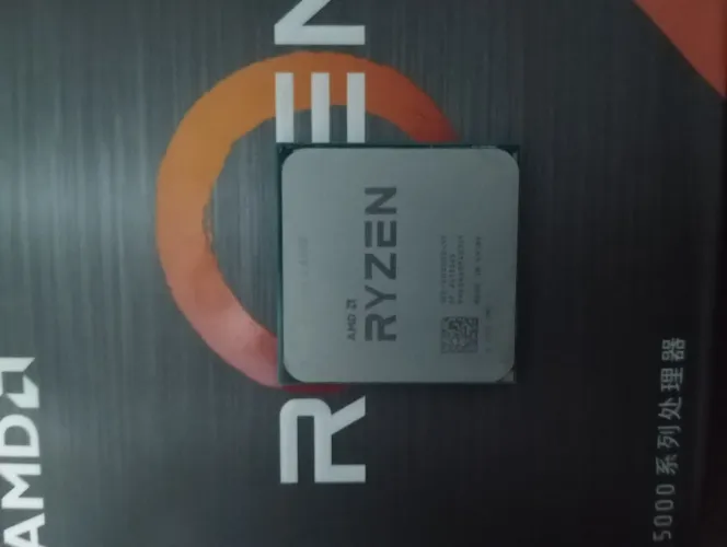 Vendo Ryzen 5 5500 na caixa, 5 meses de uso somente, em perfeito estado
