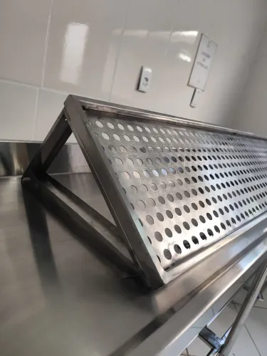 Escorredor industrial em inox 304 perfurado