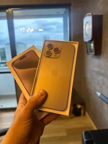 iPhone 15 Pro 128GB - Natural Titanium