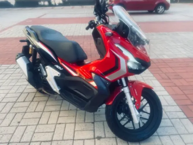 ? Honda ADV 150 ano 2022
