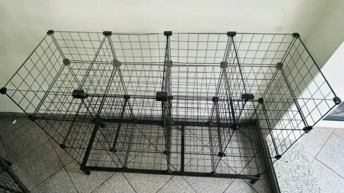 VENDO ESTANTE BALCÃO EXPOSITOR ARAMADO 16 NICHOS COM VIDRO
