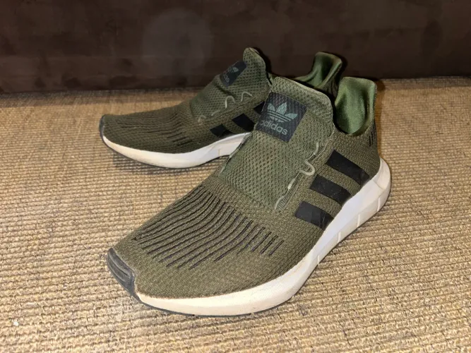 Adidas Swift Run