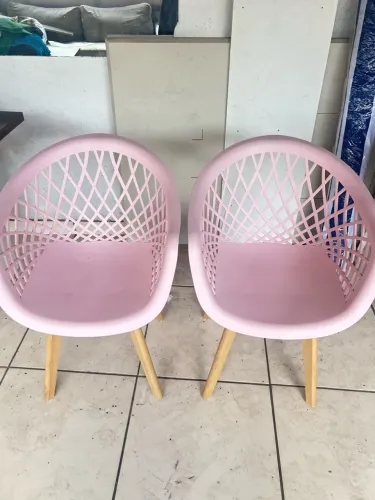 Cadeira de assento rosa