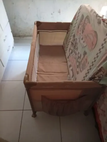 Vendo cercado semi novo cm mosquiteiro e colchão