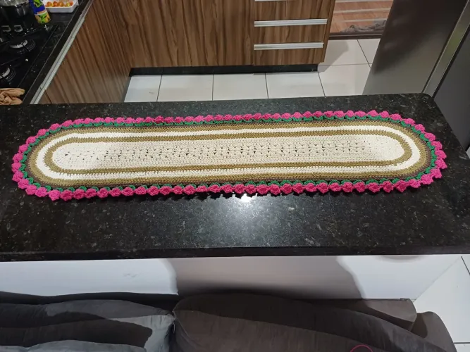 Caminho de mesa em crochê