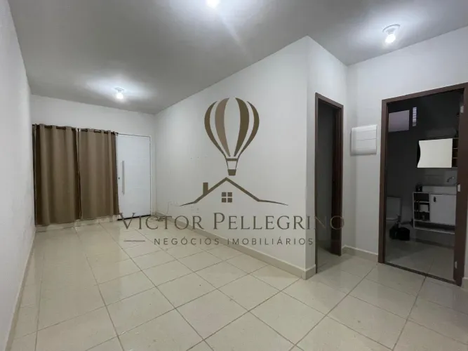 Casa para Locação em Boituva, Flora Ville, 2 dormitórios, 1 banheiro, 2 vagas
