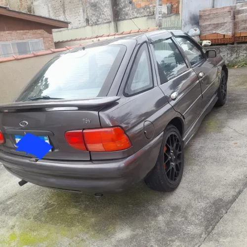 Ford Escort GL 1.8i 16V 4P 2000