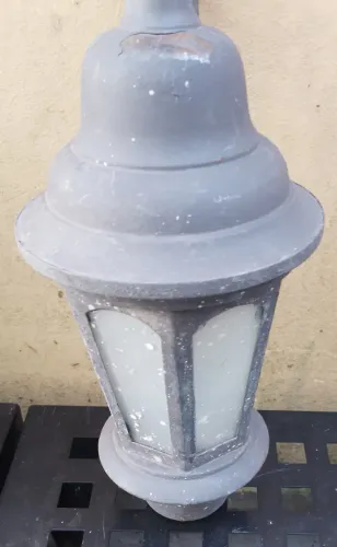 Lustre de ferro antigo de parede