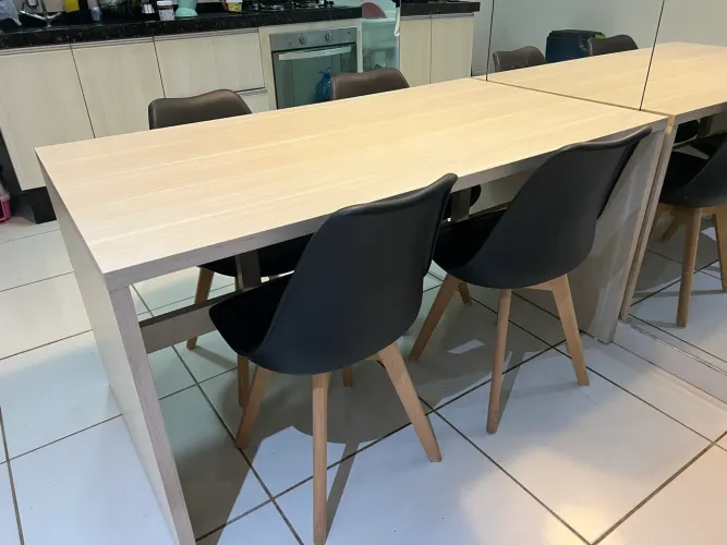 Mesa feita sob medida + 4 Cadeiras Saarinen Leda Wood