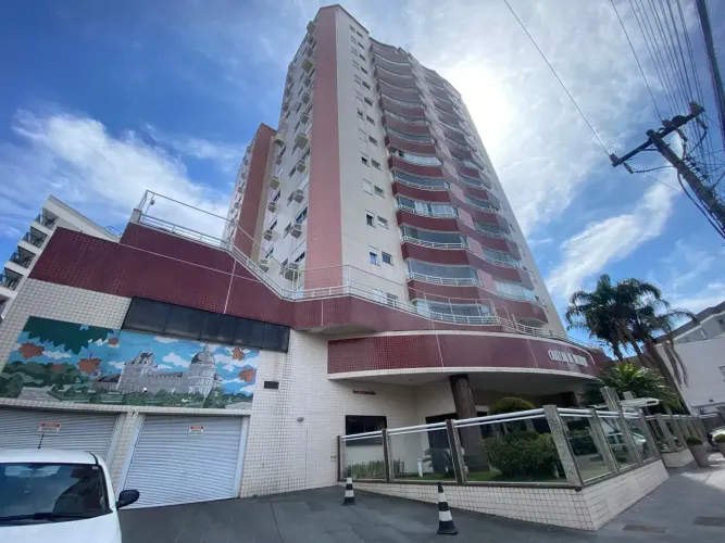 Aluguel de apartamento bem localizado de 3 quartos (2 suítes) com garagem no Estreito, Flo
