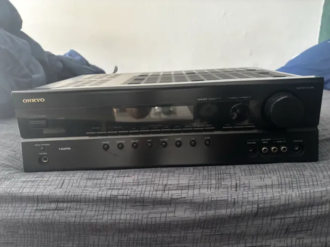 Receiver Onkyo Modelo HT- R570
