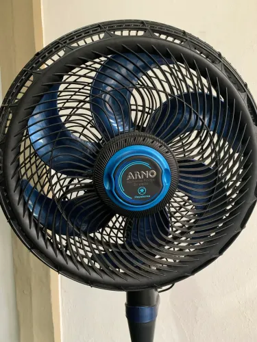 Ventilador Arno de Coluna Xtreme Force Breeze