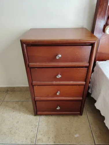 Cabeceira de 4 gavetas