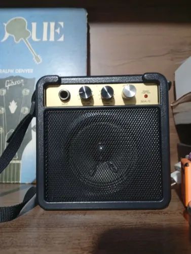 Mini amplificador portátil - Guitarra e violão