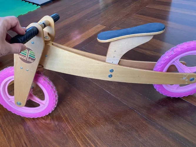 Bicicleta de Equilíbrio Wood Bike em Madeira Rosa | Excelente Estado