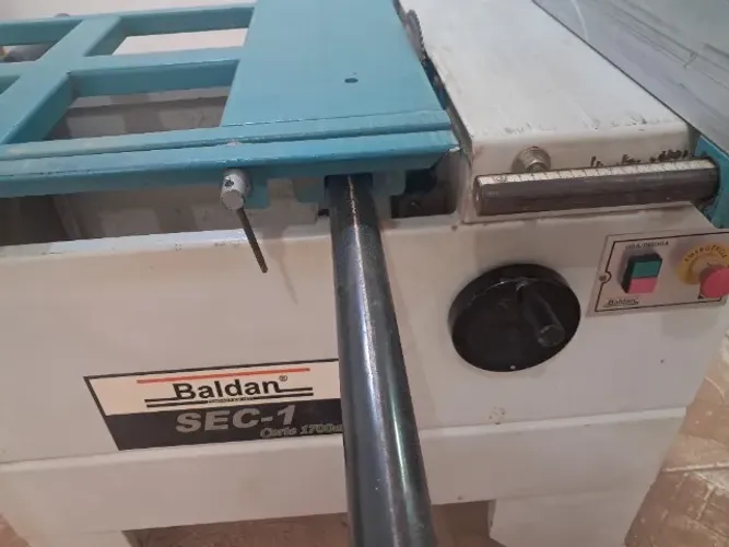 Vendo esquadrejadeira baldan Sec 1 e uma coladeira de fita de borda