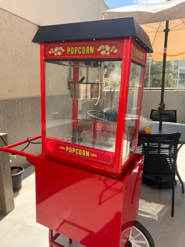 Carrinho de pipoca com pipoqueira elétrica 