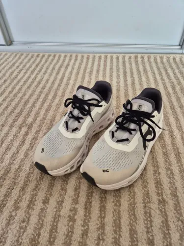 Tenis on cloudmonster 2 semi novo 41
