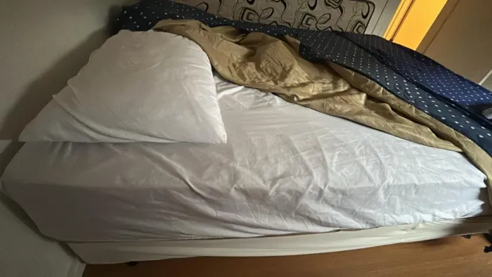 Cama Queen com base