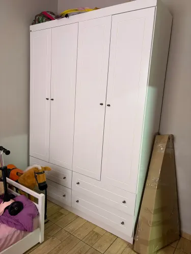 Guarda roupa americano 4 portas