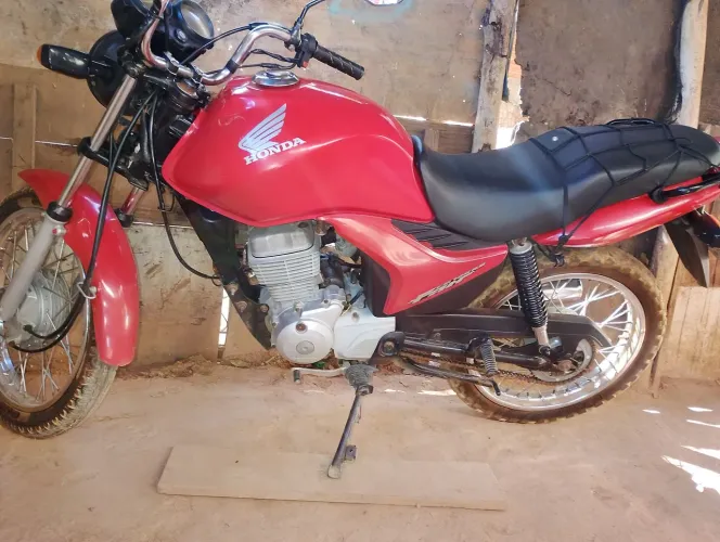 Vendo moto fan 2009 ou troco em carro 