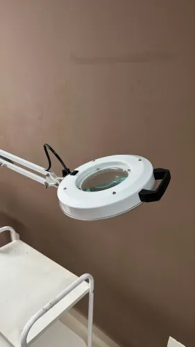 Luminária de mesa para clínica Estek 