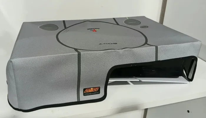 Capa anti poeira para Playstation 5 slim. Aqui na LOJA FABGAMES