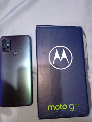 Vendo moto g30 único dono tela original bem conservado 