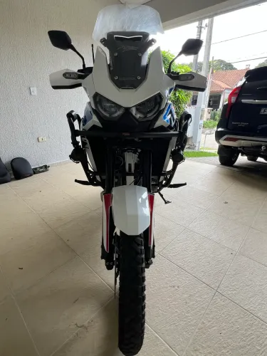 África Twim CRF 1100L 2023 50 mil km - R$ 82.500 - único dono