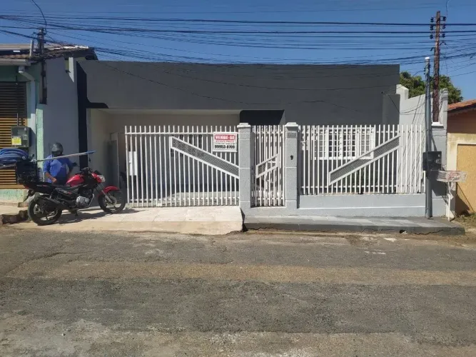 CASA EM VIA PUBLICA COM 3 QUARTOS, À VENDA - JARDIM IMPERIAL