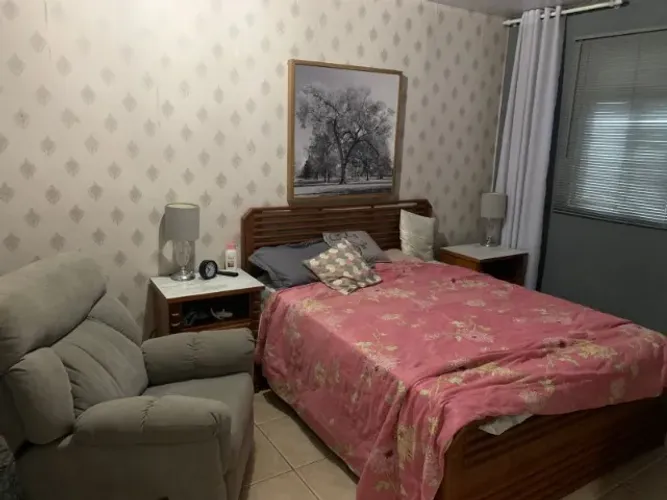 Vendo casa com terreno de 800m2