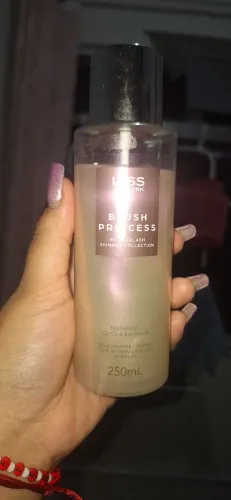 Body splash Kiss New York com glitter