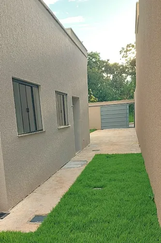 CASA MODERNA NO JARDIM IPANEMA | 3 QUARTOS | PÉ-DIREITO DUPLO | EM FRENTE À PRAÇA