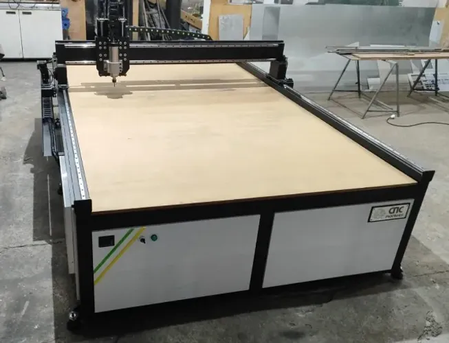 Maquina CNC Router 2500x1500