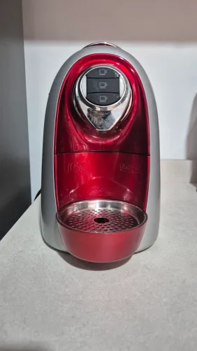 Cafeteira três corações de cápsulas usada
