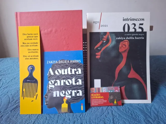 A Outra Garota Negra - Clube Intrínsecos