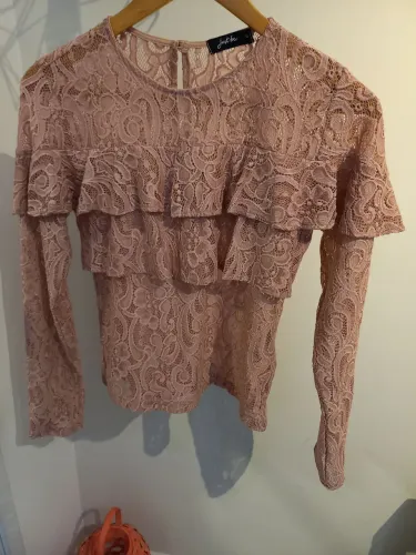 Blusa feminina rendada