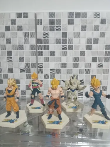 bonecos dragon ball com base (5 bonecos)