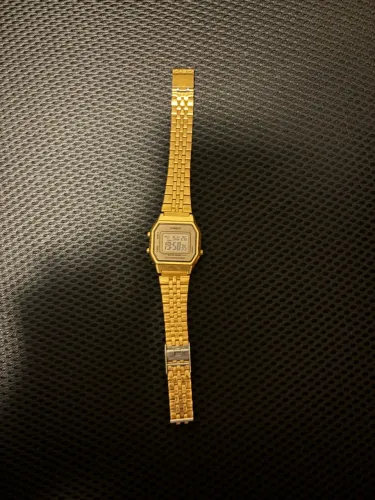 relógio casio dourado