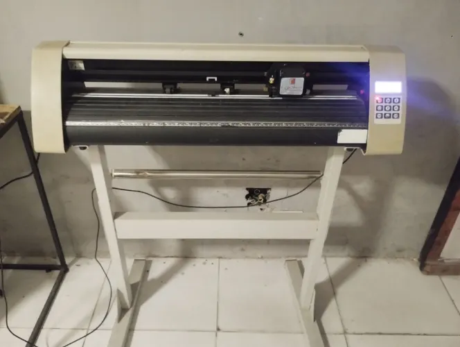 Plotter de recorte e contorno 