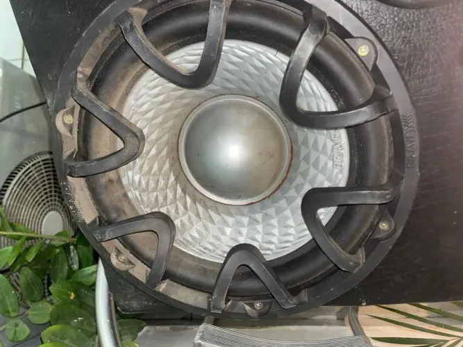 VENDO SUB BRAVOX SEMI NOVO PARA VENDER LOGO, ACEITO OFERTAS 