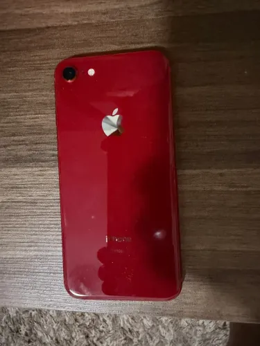 iPhone 8 vermelho