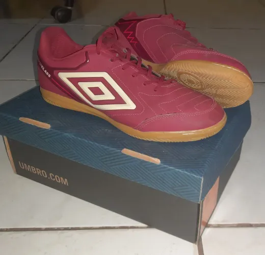Chuteira Futsal Umbro Masterclass Club vermelha original